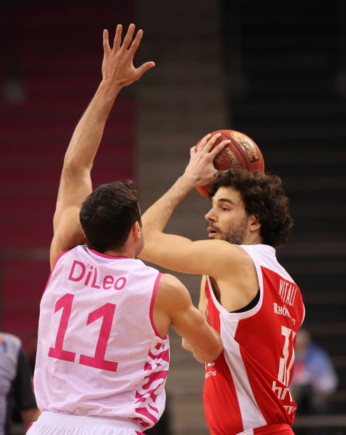 决定她是否 决定她是否